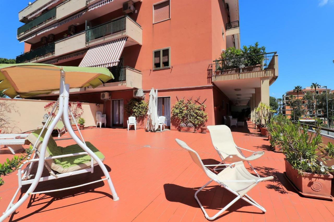 La Terrazza Parco Lauro Appartement